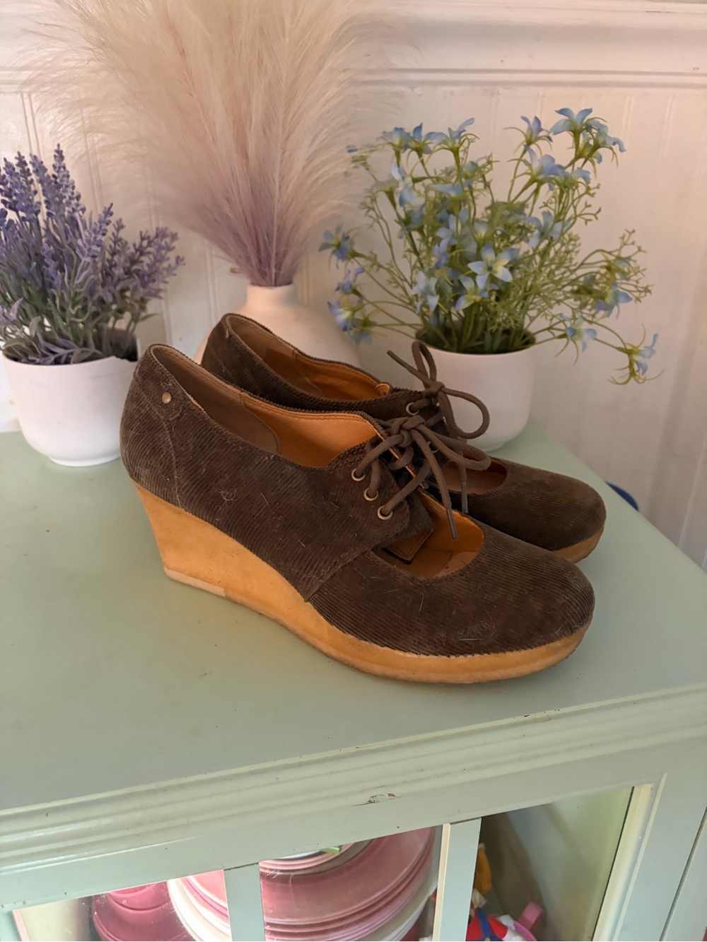 CLARKโs ORIGINALs Corduroy Wedge Lace-Up Shoes